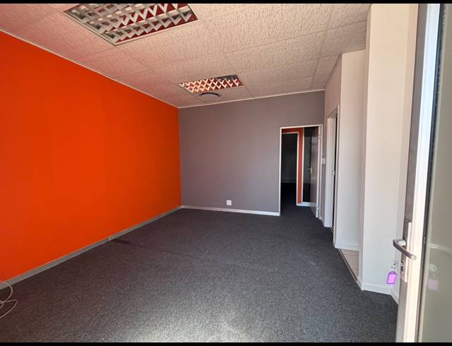 100M² OFFICE TO LET IN MARCONI BEAM INDUSTRIA